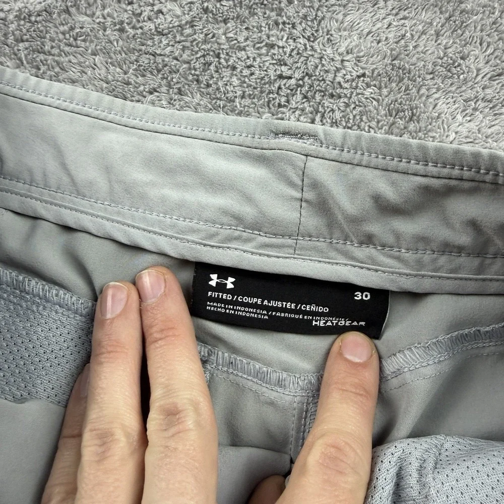 Under Armour Golf Fitted Shorts Heatgear Mens 30 Gray Low Rise‎